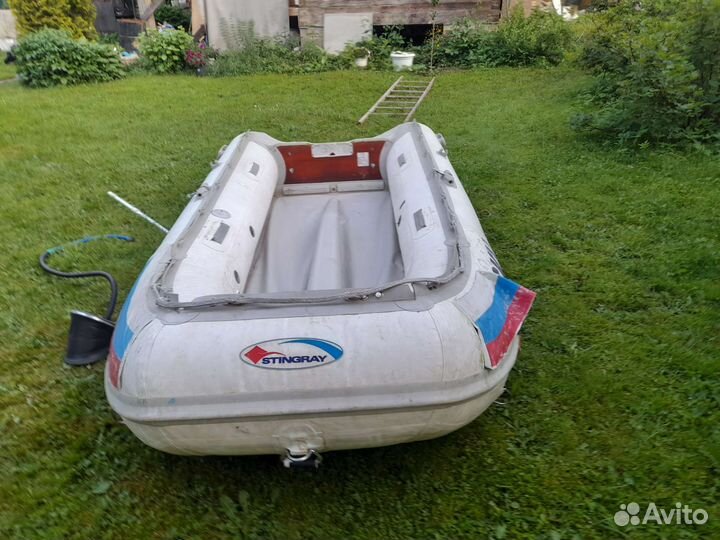 Лодка с мотором