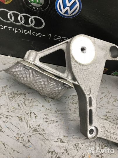 Кронштейн редуктора задний Audi A6 С7 chva 2011