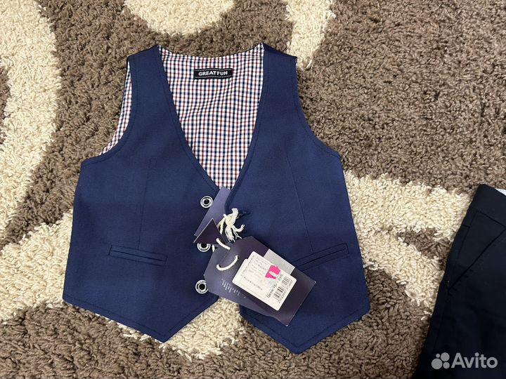 Жилетка и комбинезон с шортами