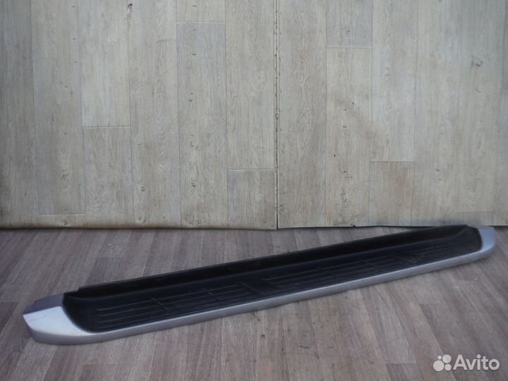 Подножка левая Toyota Hilux 8 2017
