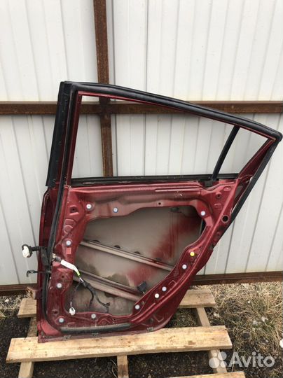 Mazda 3 bk задняя правая дверь седан