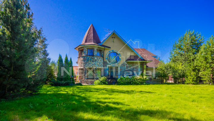 Коттедж 250 м² на участке 25 сот.