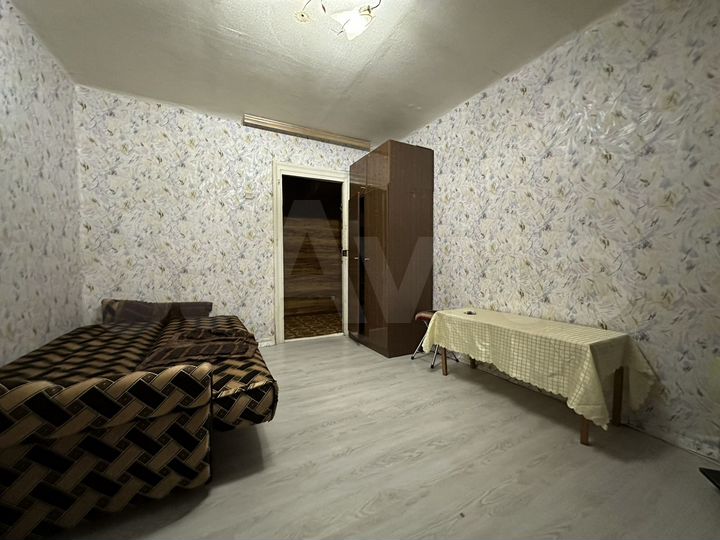 Комната 15 м² в 4-к., 2/5 эт.