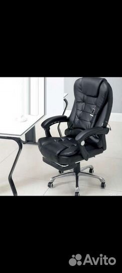 Компьютерное кресло руководителя