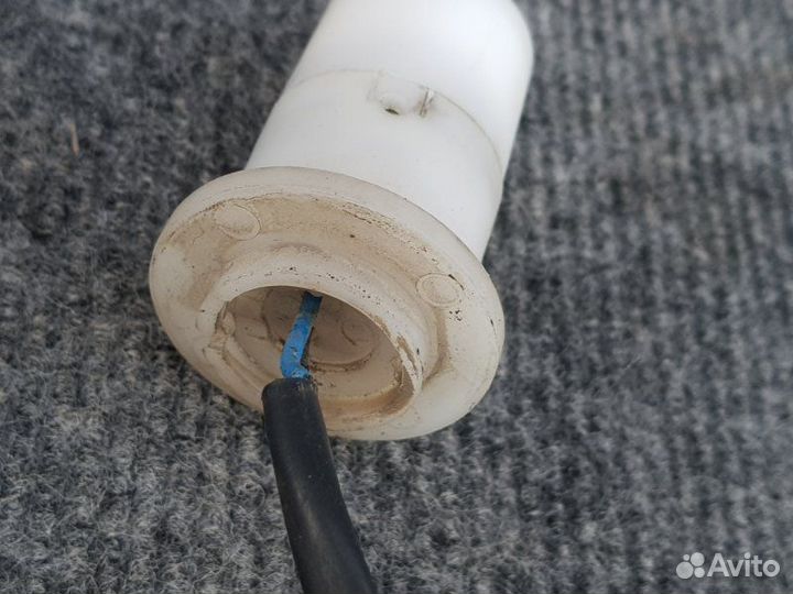 Датчик уровня омывающей жидкости Hyundai Santa Fe