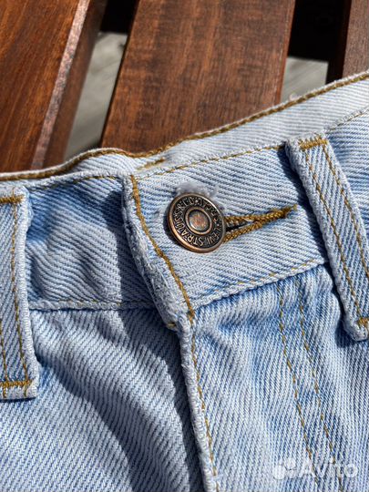 Джинсовые шорты Levis 881 28