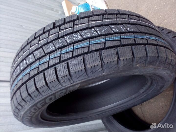 Grenlander L-Snow96 215/65 R16
