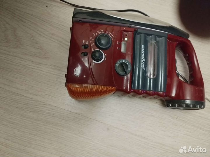 Фонарь, дневной свет, магнитофон, приемник. СССР