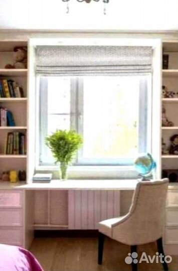 Рабочая зона в углу у окна