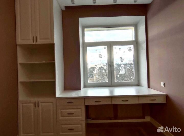 Рабочая зона у окна