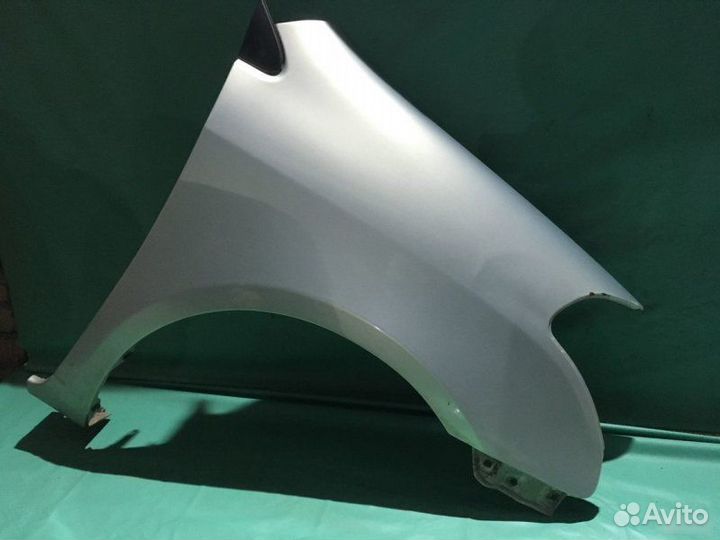 Крыло переднее правое Toyota Raum