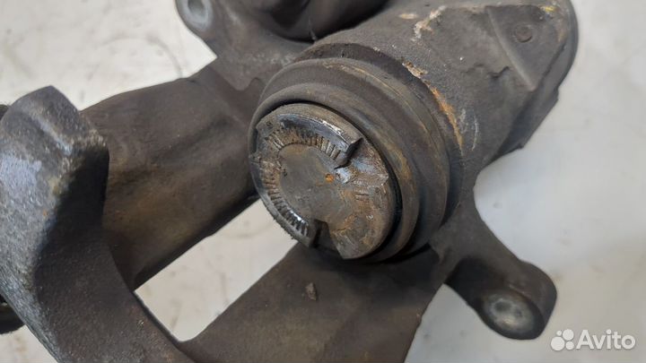 Суппорт левый задний Volkswagen Passat CC, 2012