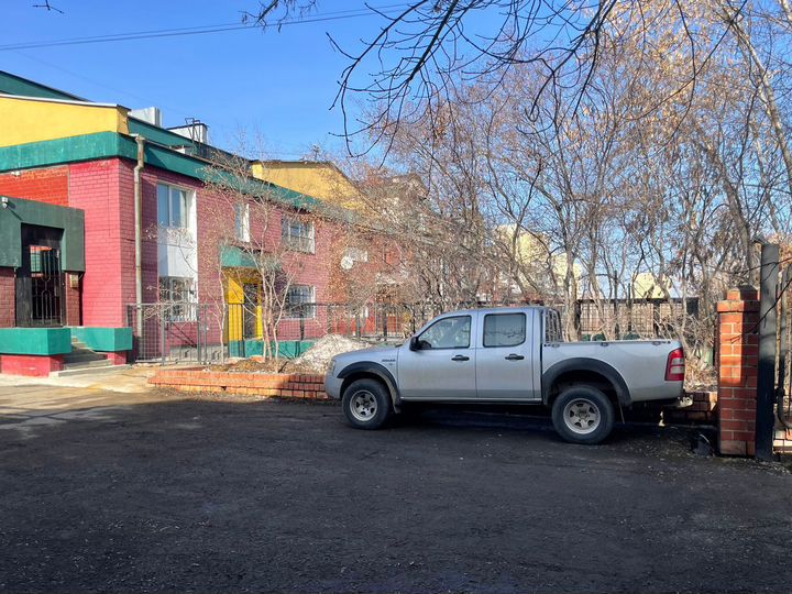 Дом 199,8 м² на участке 1 сот.