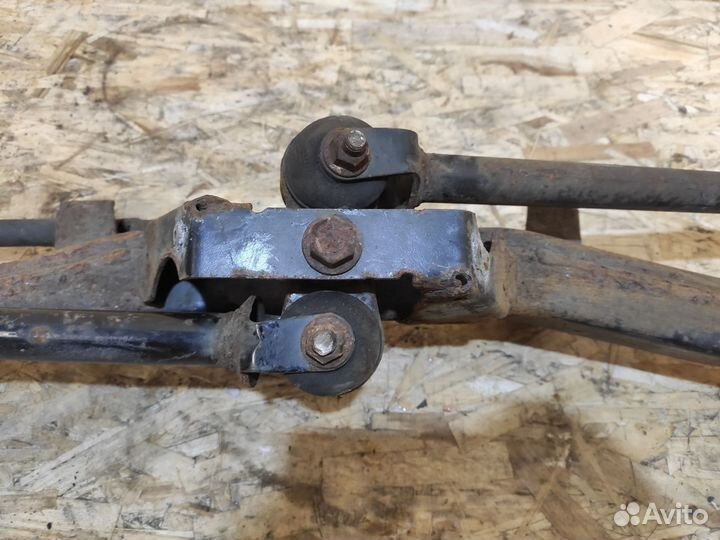 Кронштейн задней балки Opel Astra J