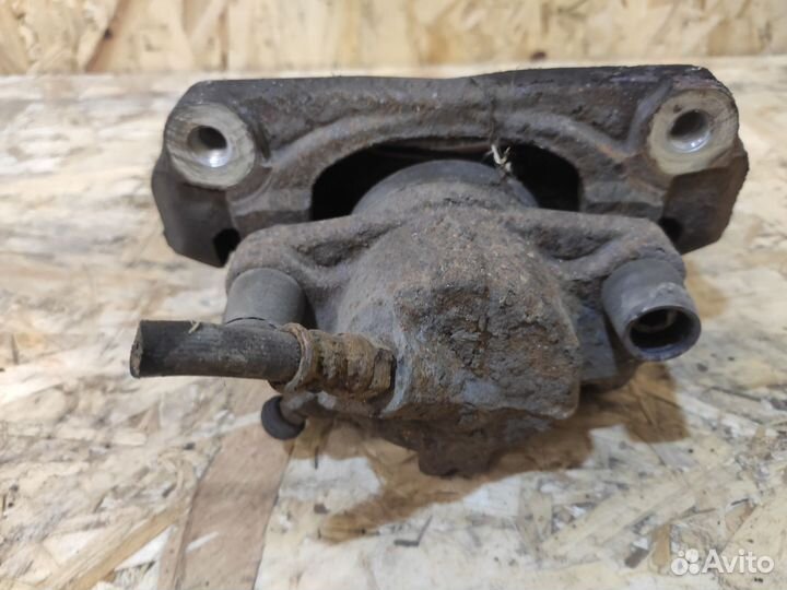 Суппорт передний правый Renault Fluence, Megane 3