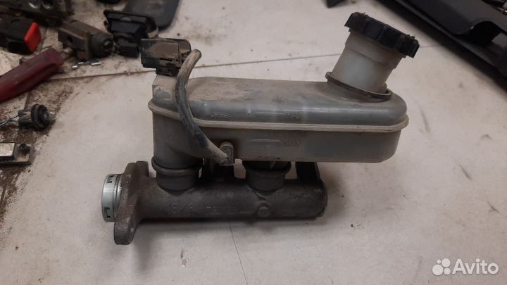 Главный тормозной цилиндр Mazda Bongo