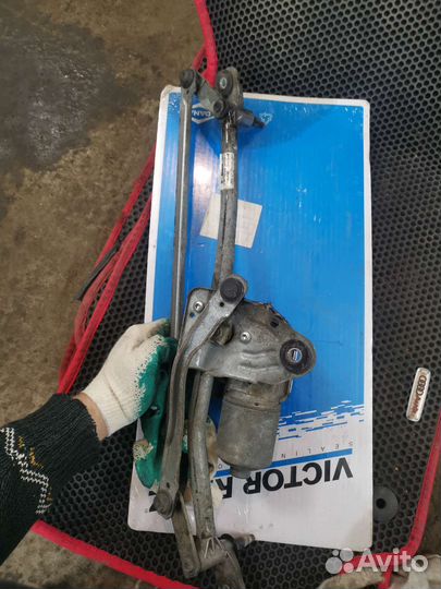 Моторчик стеклоочистителя audi A6C6