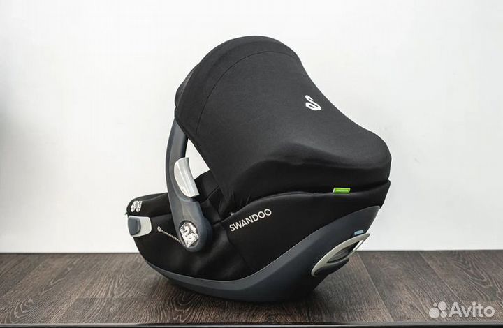 Автолюлька Swandoo Albert Lite Chia Black 0-13 кг