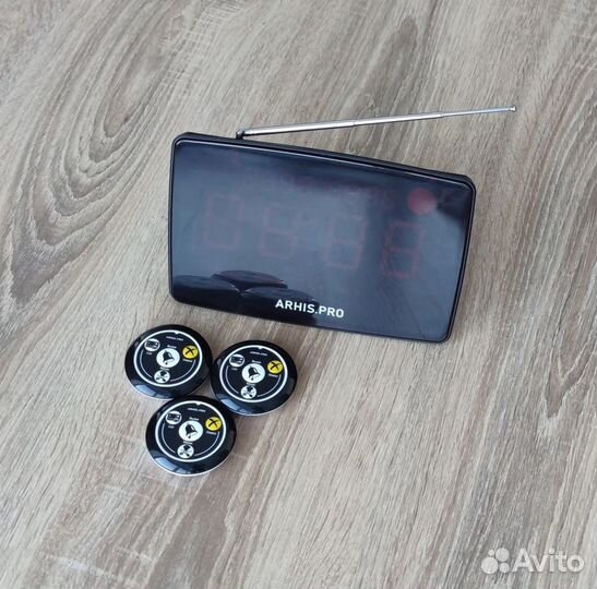 Кнопка вызова официанта для ресторана и табло