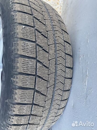 R16 Bridgestone Blizzak DM-V1 205/60, PCD 5x114.3 DIA 67.1