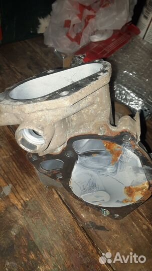 Помпа Mitsubishi 4D56 2,5D