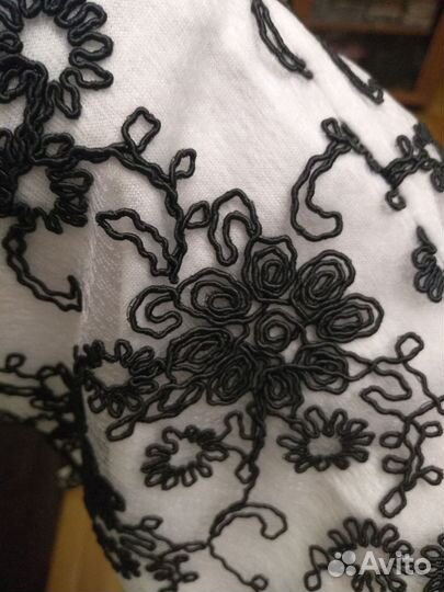 Топ из гипюра новый 42-44 размер