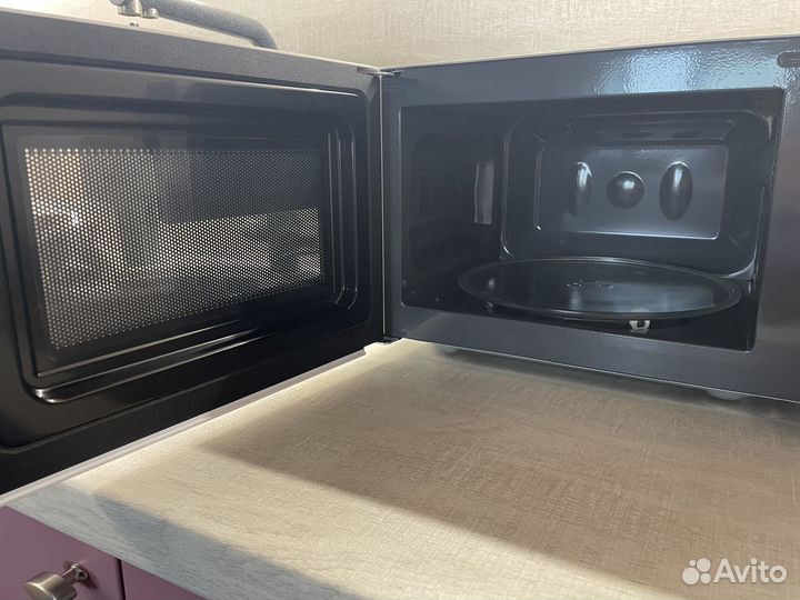 Микроволновая печь midea мм720С4Е-W новая