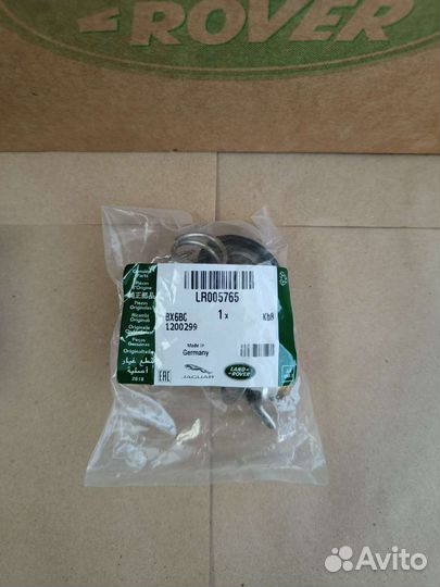 Термостат LR005765 Land Rover 4.2/4.4 V8 оригинал