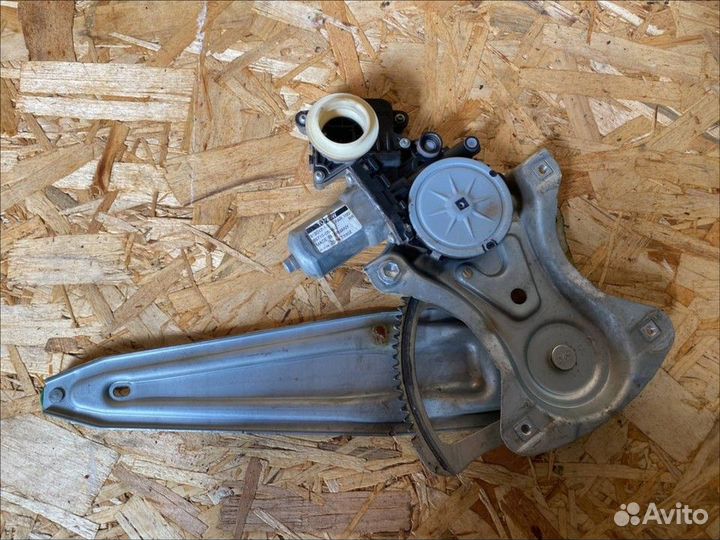 Стеклоподъемник электрический задний правый