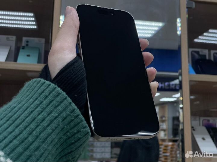 iPhone 15 Pro, 256 ГБ