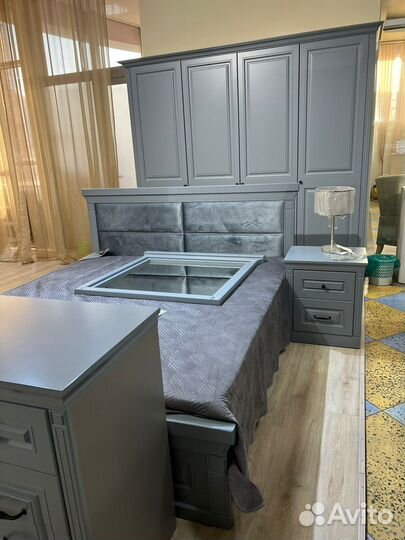 Спальный гарнитур