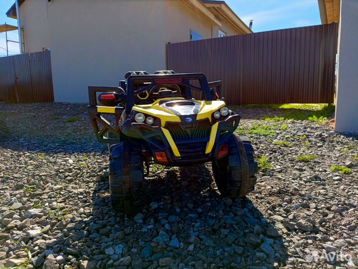 Детская машина электромобиль