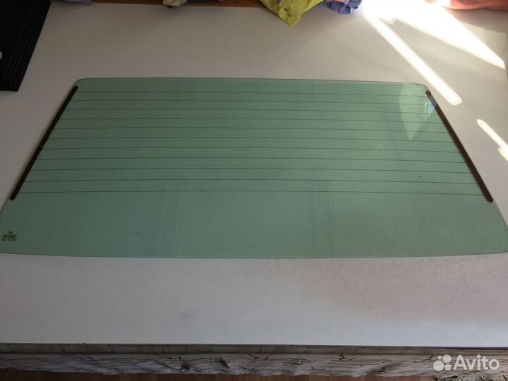 Заднее стекло на Volkswagen Golf