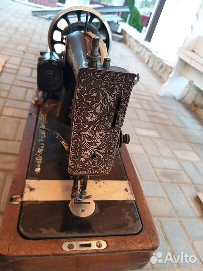 Швейная машинка зингер ручная