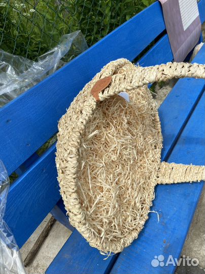 Большая корзина с высокой ручкой из бамбука