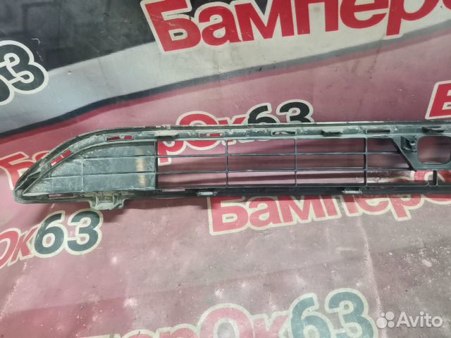 Решетка в бампер перед Toyota RAV4