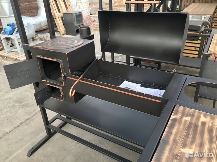 Мангал «Сибиряк» с стандартным разделочным столом