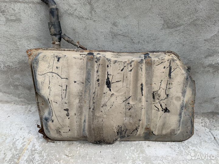 Топливный бак Toyota Celica t180