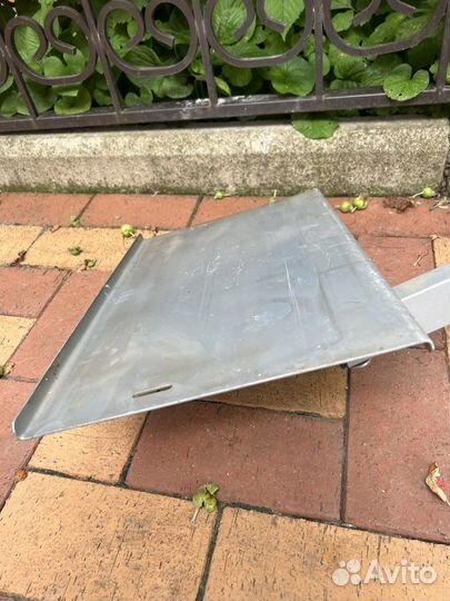 Подставка под телевизор на стену