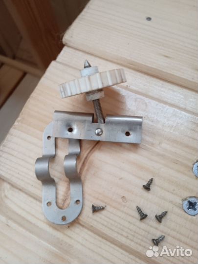 Натяжитель басового ремня гармони