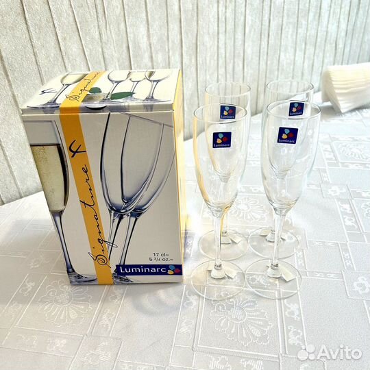 Бокалы,столовые приборы, графины