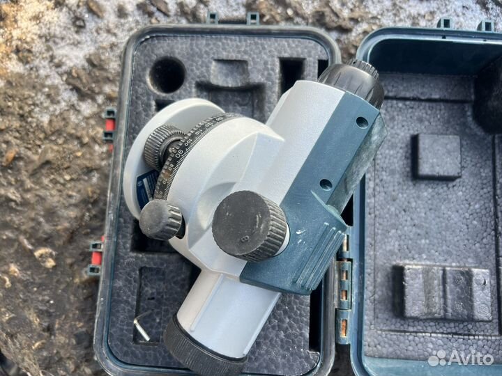 Нивелир оптический Bosch GOL 26D