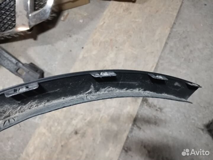 Накладка переднего крыла левого mercedes benz