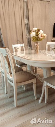 Столы и стулья