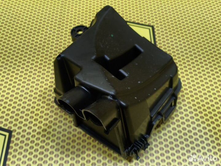 Корпус блока предохранителей Renault Duster HS H4M