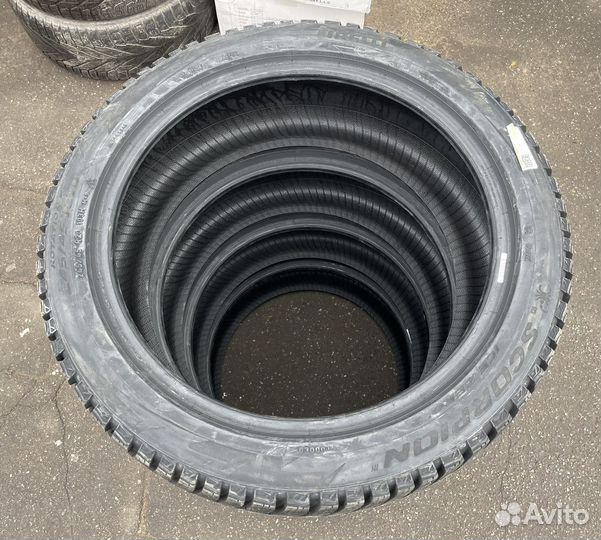 Pirelli Ice Zero 2 245/45 R20 103H