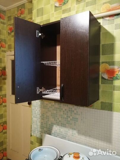 Кухонный навесной шкаф