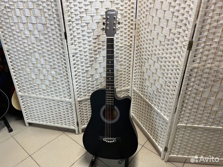 Гитара черная акустика