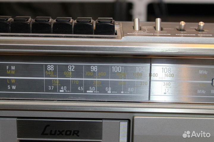 Магнитола Luxor 110 9108