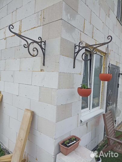 Кронштейн для цветов